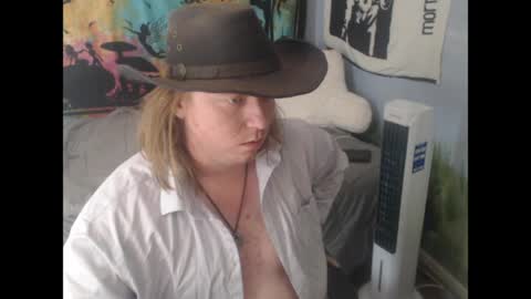 Snapshot of mr_strawberry chatting on 4, 4, 2026 mr_strawberry online show from 4, 4, 2026