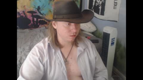 Snapshot of mr_strawberry chatting on 5, 4, 2026 mr_strawberry online show from 5, 4, 2026