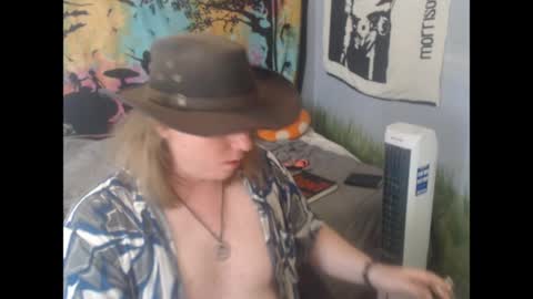 Snapshot of mr_strawberry chatting on 6, 4, 2026 mr_strawberry online show from 6, 4, 2026