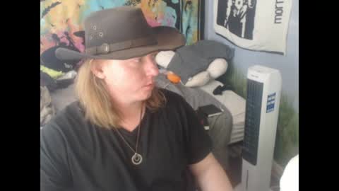 Snapshot of mr_strawberry chatting on 12, 4, 2026 mr_strawberry online show from 12, 4, 2026