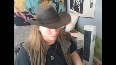 Snapshot of mr_strawberry chatting on 10, 5, 2026 mr_strawberry online show from 10, 5, 2026