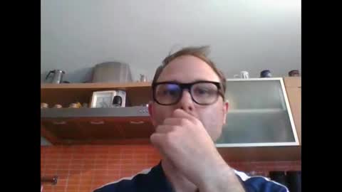 mravocado6 online show from 26, 9, 2025