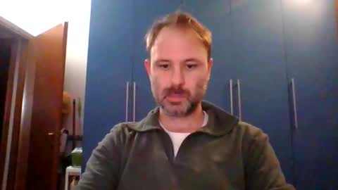 mravocado6 online show from 21, 11, 2025