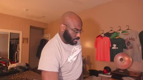 Snapshot of mrchuckdailyxxx chatting on 7, 1, 2026 Chuck Daily online show from 7, 1, 2026