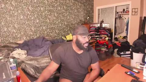 Snapshot of mrchuckdailyxxx chatting on 8, 5, 2026 Chuck Daily online show from 8, 5, 2026