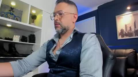Snapshot of mrfrank_tattoo chatting on 9, 6, 2026 MrFrank. online show from 9, 6, 2026