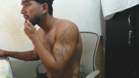 Snapshot of mrlevrone1 chatting on 4, 6, 2026 Mrlevrone1 online show from 4, 6, 2026