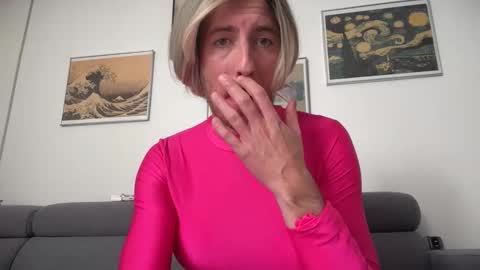 TaleOfLaura online show from 19, 10, 2025