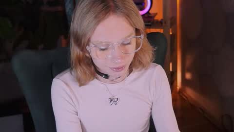 Snapshot of mrs_mills chatting on 12, 11, 2025 Barbie online show from 12, 11, 2025