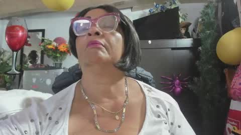 mrs_mommy online show from 8, 11, 2025
