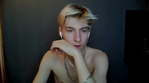 Snapshot of mrsexycum4u chatting on 31, 12, 2024 Adam online show from 31, 12, 2024