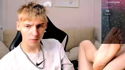 Snapshot of mrsexycum4u chatting on 17, 10, 2025 Adam online show from 17, 10, 2025
