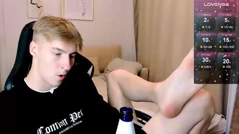Snapshot of mrsexycum4u chatting on 27, 10, 2025 Adam online show from 27, 10, 2025