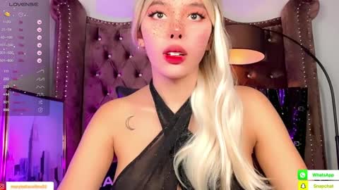 Miss Bella MIXED BRITISH DUTCH BLACK AMERICAN online show from 5, 1, 2025