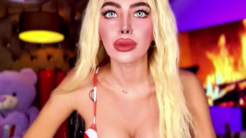 Miss Bella MIXED BRITISH DUTCH BLACK AMERICAN online show from 20, 2, 2025