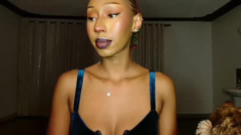 Snapshot of ms_crystal chatting on 13, 11, 2025 ms_crystal online show from 13, 11, 2025