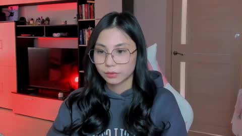 ms_emily_ online show from 23, 4, 2026