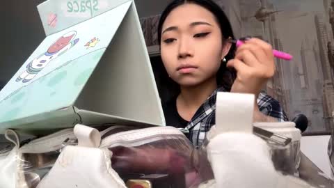 Mia online show from 19, 3, 2026