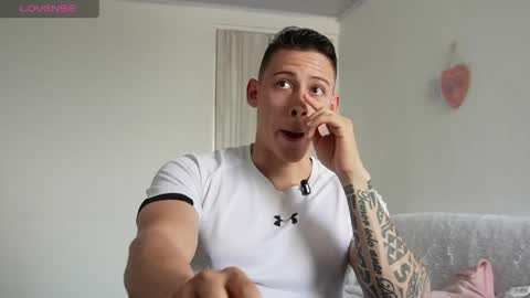 muscle_king_cum online show from 11, 4, 2026
