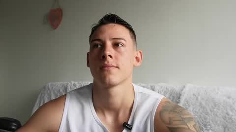 Snapshot of muscle_king_cum chatting on 6, 6, 2026 muscle_king_cum online show from 6, 6, 2026