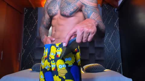 Snapshot of muscle_man19 chatting on 12, 12, 2024 Nick online show from 12, 12, 2024