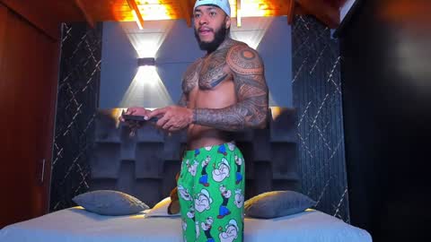 Snapshot of muscle_man19 chatting on 13, 12, 2024 Nick online show from 13, 12, 2024