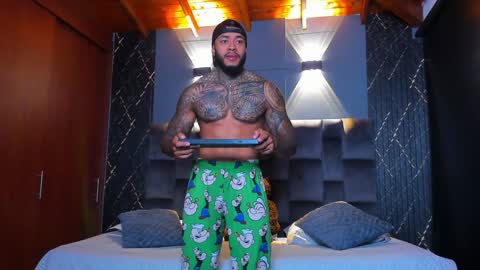 Snapshot of muscle_man19 chatting on 25, 12, 2024 Nick online show from 25, 12, 2024