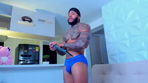 Snapshot of muscle_man19 chatting on 4, 2, 2025 Nick online show from 4, 2, 2025