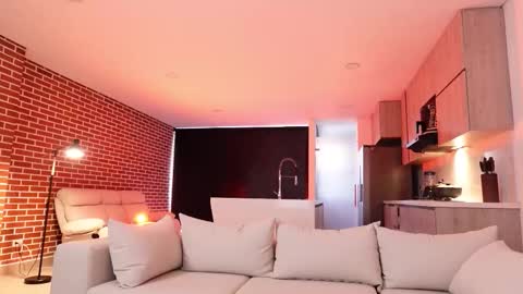 Snapshot of muscle_man19 chatting on 12, 10, 2025 Nick online show from 12, 10, 2025