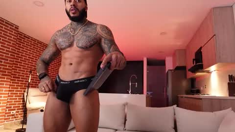 Snapshot of muscle_man19 chatting on 16, 10, 2025 Nick online show from 16, 10, 2025