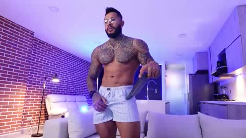 Snapshot of muscle_man19 chatting on 23, 10, 2025 Nick online show from 23, 10, 2025