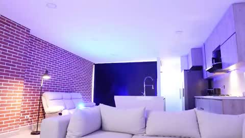 Snapshot of muscle_man19 chatting on 2, 11, 2025 Nick online show from 2, 11, 2025