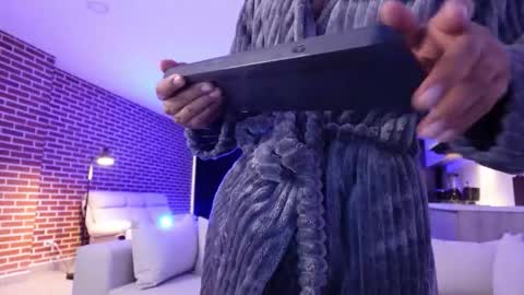 Snapshot of muscle_man19 chatting on 14, 11, 2025 Nick online show from 14, 11, 2025