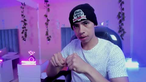 muscle scott online show from 5, 11, 2025