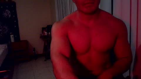 Snapshot of musclebottom21 chatting on 8, 10, 2025 STUP MUSCLE online show from 8, 10, 2025