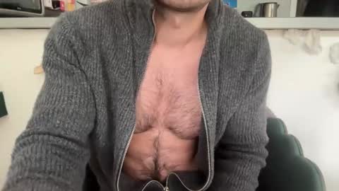 Snapshot of musclehair3 chatting on 19, 5, 2026 musclehair3 online show from 19, 5, 2026