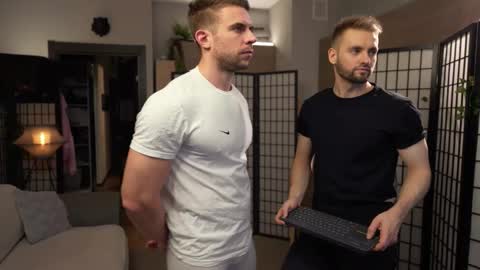 Snapshot of muscularfriend chatting on 25, 11, 2025 Ivan online show from 25, 11, 2025