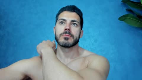 Snapshot of muscularmaster chatting on 28, 4, 2026 muscularmaster onlyfans online show from 28, 4, 2026
