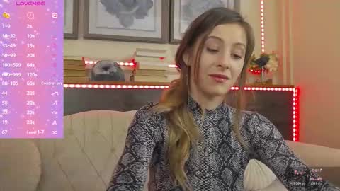 Snapshot of musedollx chatting on 12, 11, 2025 Luna online show from 12, 11, 2025