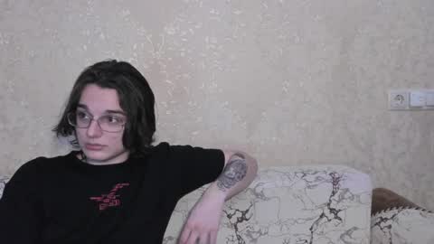 cute couple online show from 24, 4, 2026