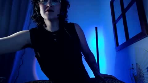 Mx. Anouk Divine online show from 23, 12, 2025