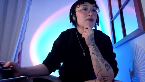 Mx. Anouk Divine online show from 12, 1, 2026