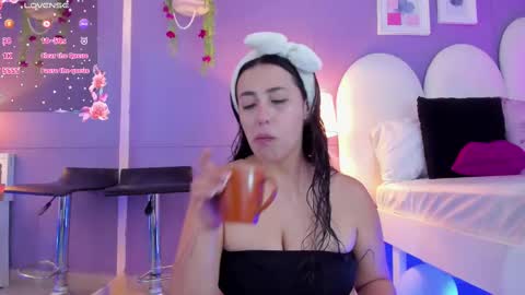 Snapshot of my_aleja_ chatting on 27, 10, 2025 my_aleja_ online show from 27, 10, 2025