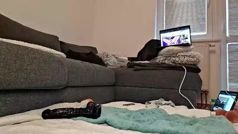 my_dirty_office online show from 22, 11, 2025