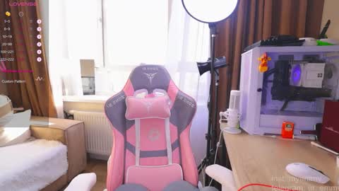 Snapshot of my_emmy chatting on 28, 2, 2026 Emmy online show from 28, 2, 2026