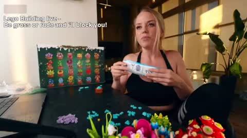 MyCookieJar online show from 19, 12, 2025