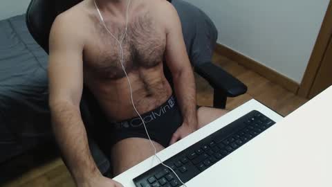 Juan  OF  myhairymacho online show from 7, 1, 2025