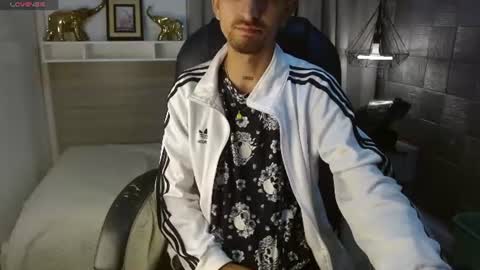 Im Mike online show from 27, 7, 2026
