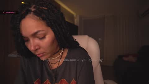 jacke BUNNY online show from 11, 2, 2025