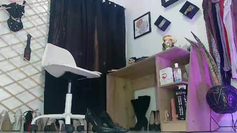 myla sarah1 online show from 18, 4, 2026